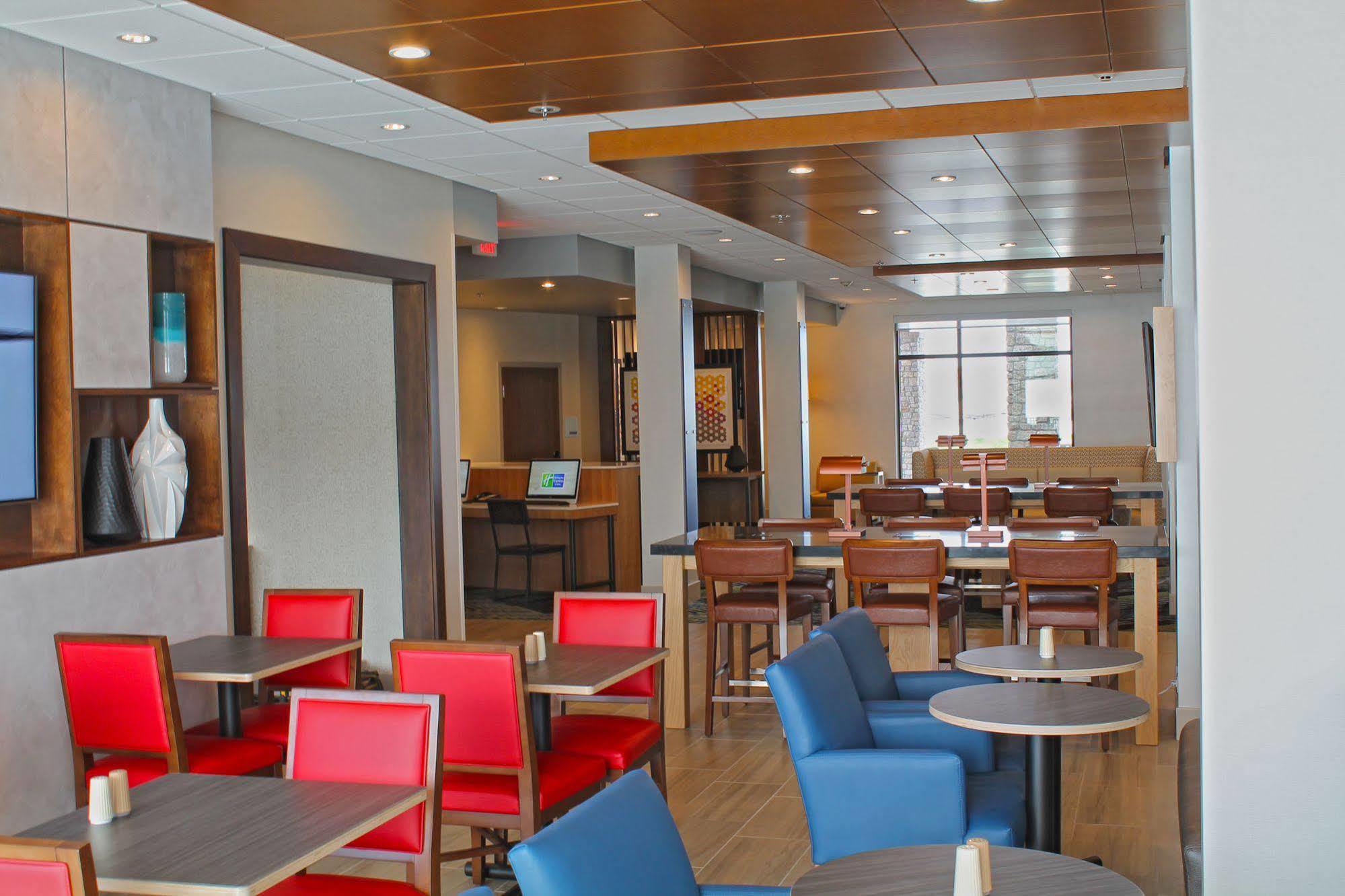 Holiday Inn Express & Suites - St. Louis South - I-55 By Ihg Mehlville Екстериор снимка